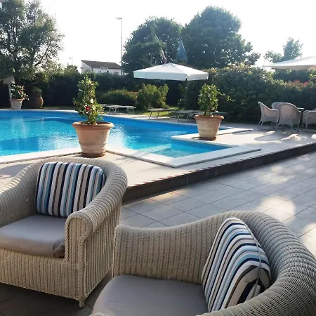 Relais Roncuzzi 4*