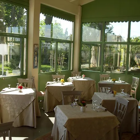 Ξενοδοχείο Relais Roncuzzi Russi