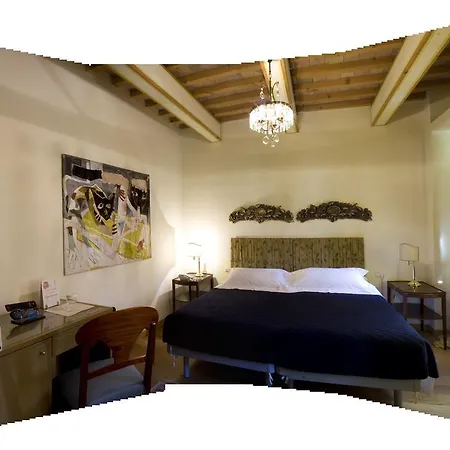 Ξενοδοχείο Relais Roncuzzi 4*