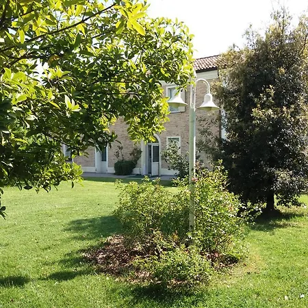 Ξενοδοχείο Relais Roncuzzi 4*