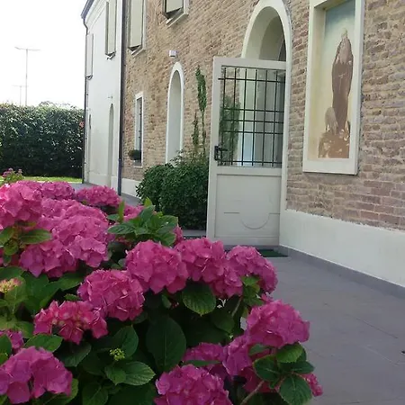 Relais Roncuzzi Ξενοδοχείο 4*