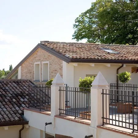 Relais Roncuzzi Ξενοδοχείο Russi