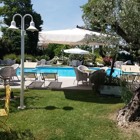 Relais Roncuzzi Ξενοδοχείο Russi
