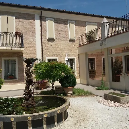 Ξενοδοχείο Relais Roncuzzi 4*