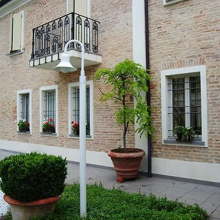 Relais Roncuzzi Ξενοδοχείο 4*