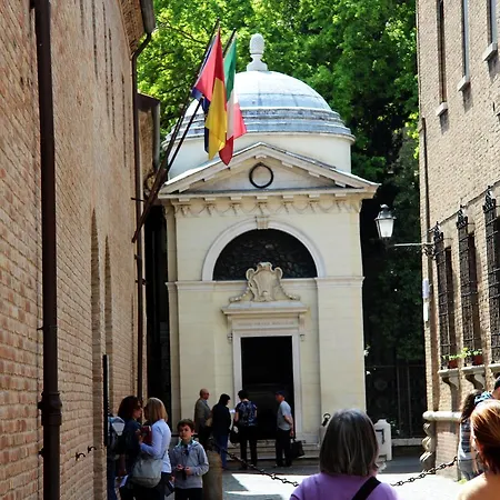 Relais Roncuzzi 4*